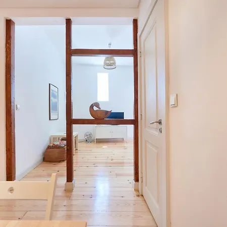 Sunny In Lisbon! ליסבון