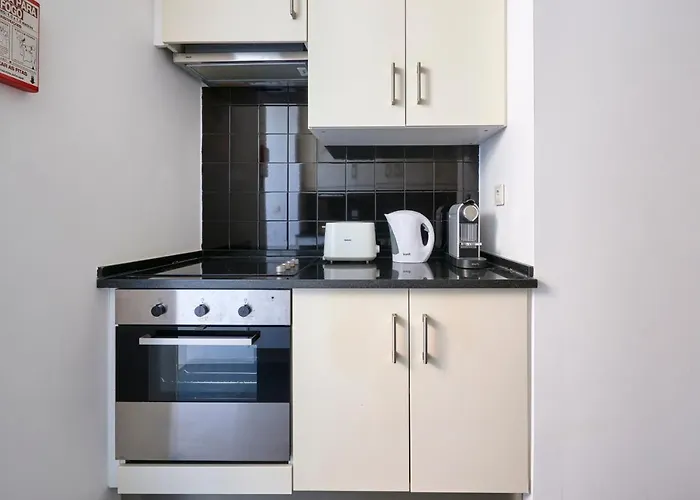 Sunny In Lisbon! شقة Lisboa